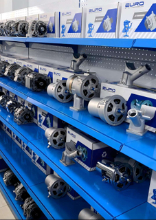 คุณภาพและบริการเครื่องกำเนิดไฟฟ้ากระแสสลับระบายความร้อนด้วยน้ำ