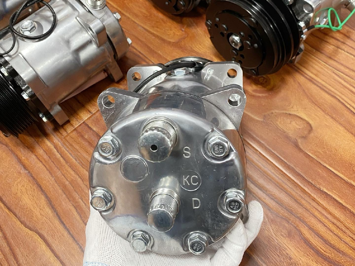 Proč glob&aacute;ln&iacute; kupuj&iacute;c&iacute; vol&iacute; Elecdurauto