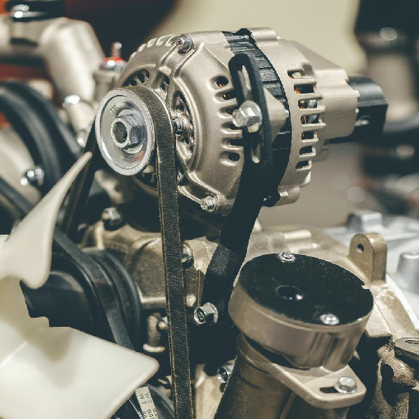 20 Alternator Tugas Berat Teratas untuk Truk Armada pada tahun 2025